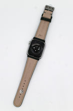 Load image into Gallery viewer, CINTURINO IN CUOIO MARTELLATO  PER APPLE WATCH
