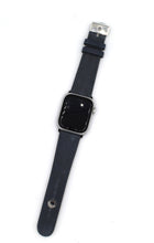 Load image into Gallery viewer, CINTURINO IN CANGURO PER APPLE WATCH
